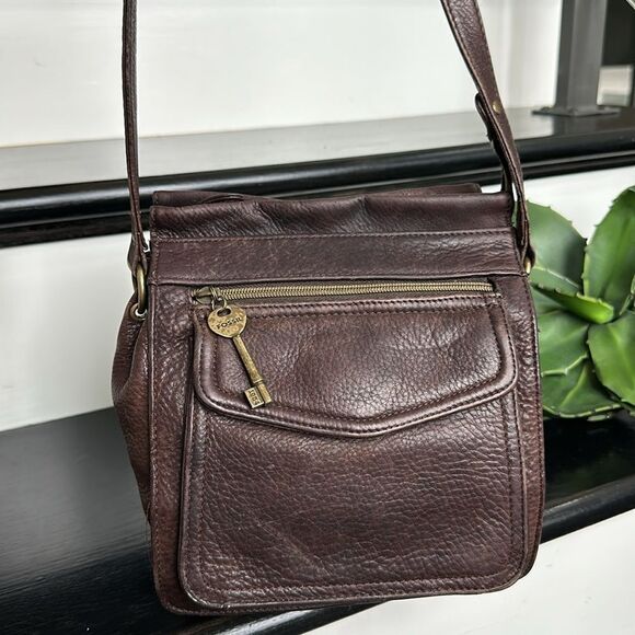 Fossil leather Crossbody shoulder crossbody handbag purse perfect for fall - Picture 1 of 12